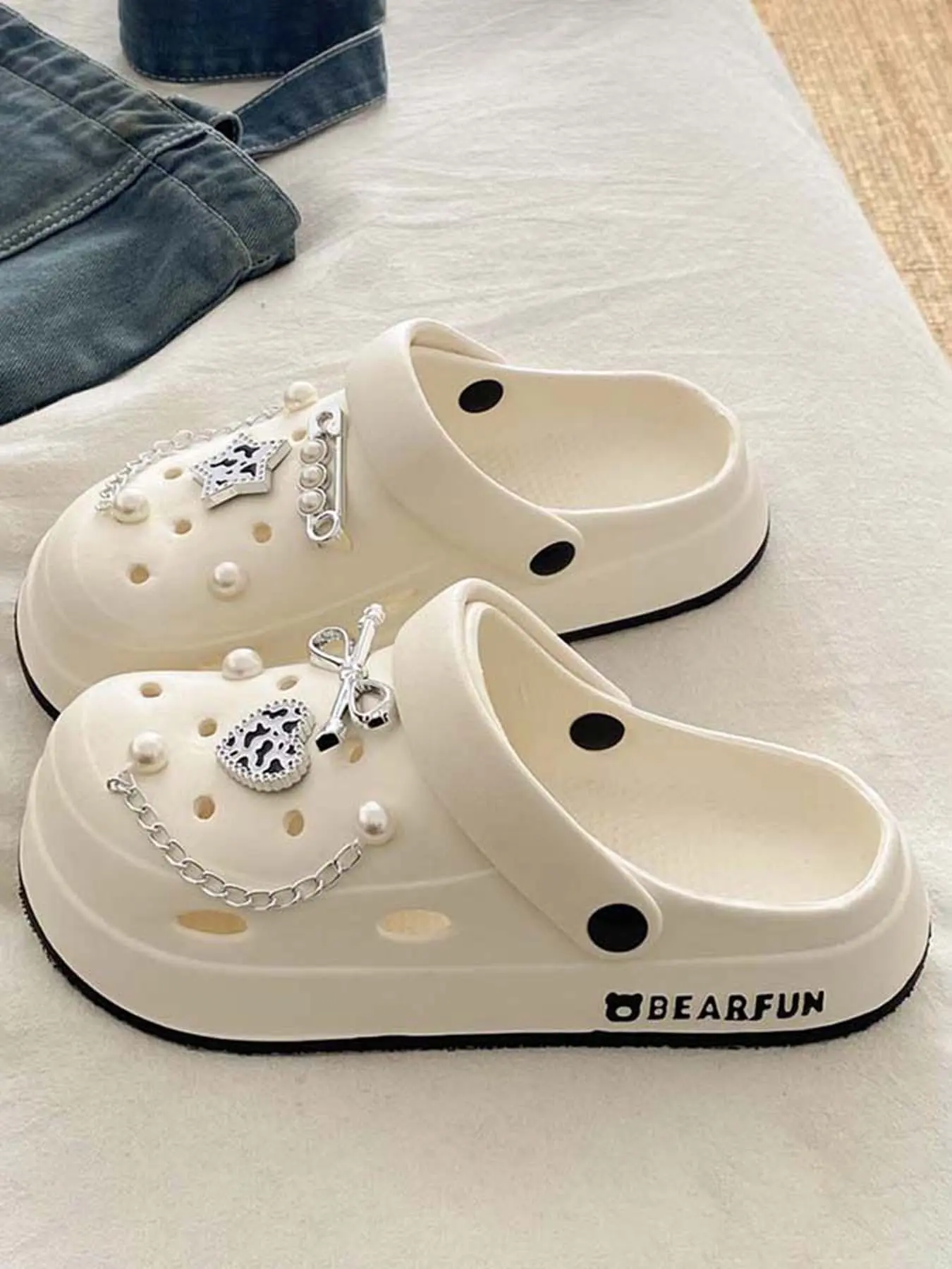 Summer New Sweet Cool Girl Soft Sole Holey Shoes Women Eva Thick Bottom Heel Beach Sand Comfortable Two-Wear Closed-Toe Slippers Daily Commute Versatile