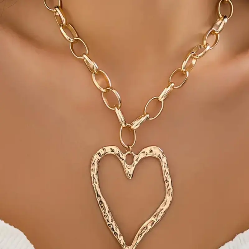 Heart Shaped Pendant Necklace for Women & Girls, Fashion Jewelry for Party, Daily Clothing Decor, Trendy All-match & Exquisite Jewelry for Birthday Gift, Heart Design Necklace, Hearts Pendant Necklace