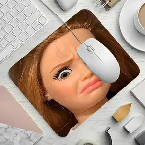 Funny Angry Doll Face Mouse Pad, Square Gaming Mouse Pad, Eye-Catching Desktop Decorative Protective Pad,Sassy Expression Desk Mat, Non-Slip Small Mouse Pad for Office, Cool Meme Mouse Pad for Teens