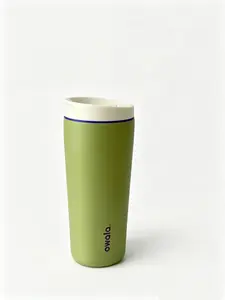 Owala 20oz Vacuum Insulated Coffee Tumbler Matte Green Travel Mug with Splash-Proof Lid Stainless Steel Reusable Cup for Commute Work Camping Keeps Drinks Hot Cold All Day Drinkware Flasks Portable Bottles