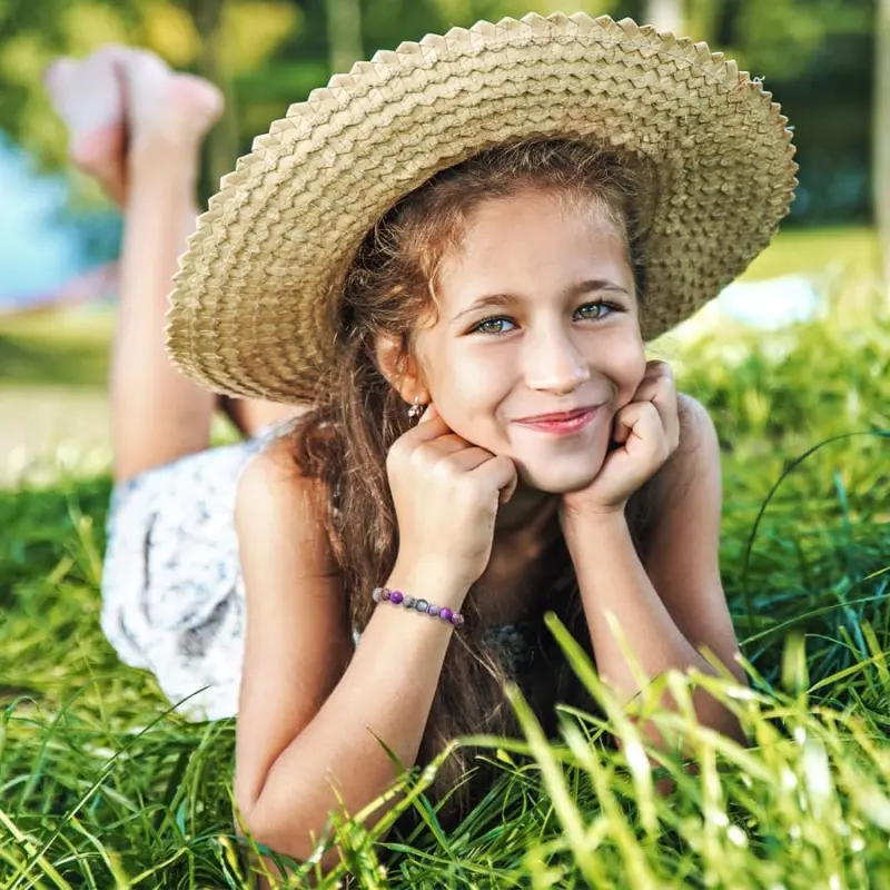 Cute Christmas Gifts for Kids/Teen Girls/Women-Love/Protection-Handmade Natural Crystal Bracelets with Xmas-Themed Card Cute Christmas Gifts for Kids/Teen Girls/Women-Love/Protection-Handmade Natural Crystal Bracelets with Xmas-Themed Card