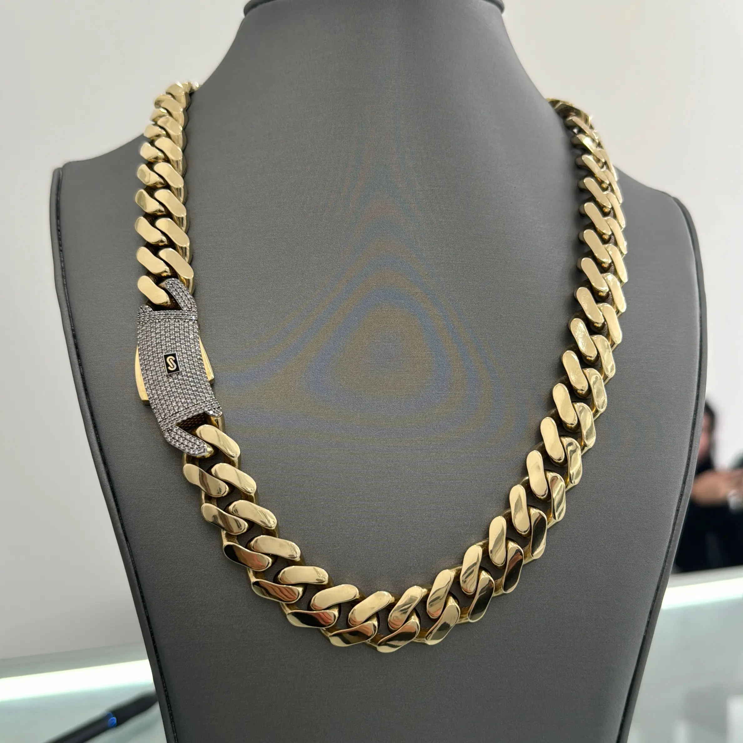 Monaco chain