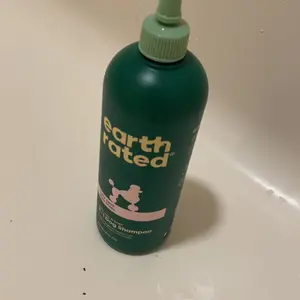 Earth Rated | 3-in-1 Curly & Wavy Coated Dog & Puppy Shampoo, Conditioner & Deodorizer - 16 oz - Formulated to Tackle Tangles & Restore Curls