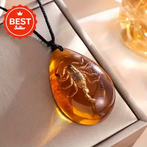 1pc Mens Gift Ready Vintage Artificial Amber Scorpion Pendant Necklace Perfect for Bikers