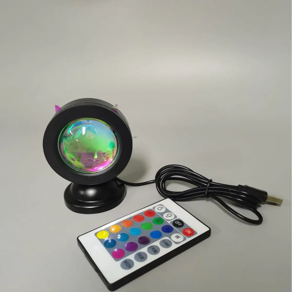 RGB Sunset Projection Lamp, Ambient Lighting For Creating A Sense Of Atmosphere, LED Ambient Light, Creative Table Lamp, Suitable For Instagram Photography, Live Streaming Backgrounds, And Festive Ambiance