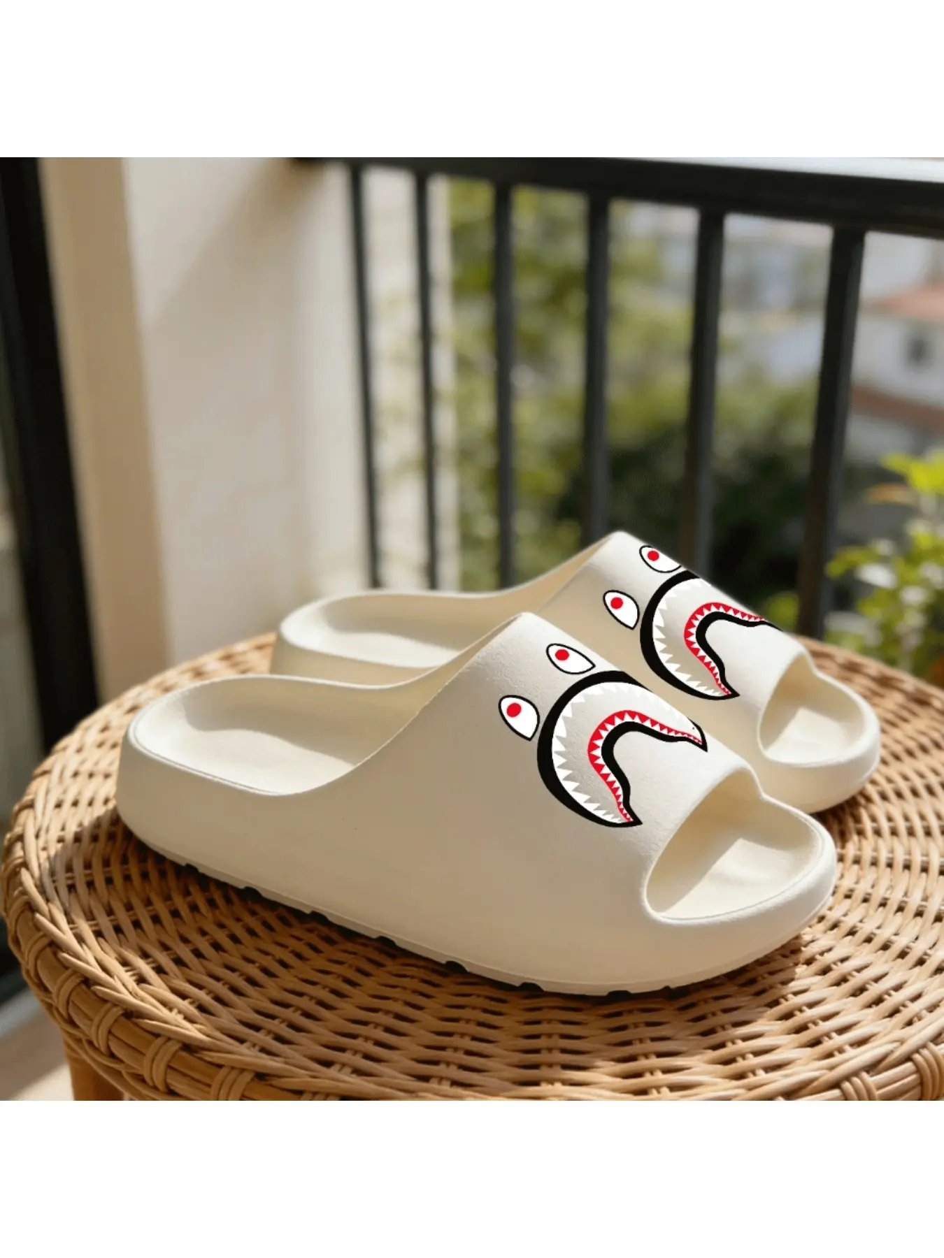 Women's Shark Mouth Print Slippers, Soft Eva Sole, Non-Slip Quiet Indoor/outdoor Shoes, Casual All-Season Footwear, Comfortable Cloud-Like Bottom