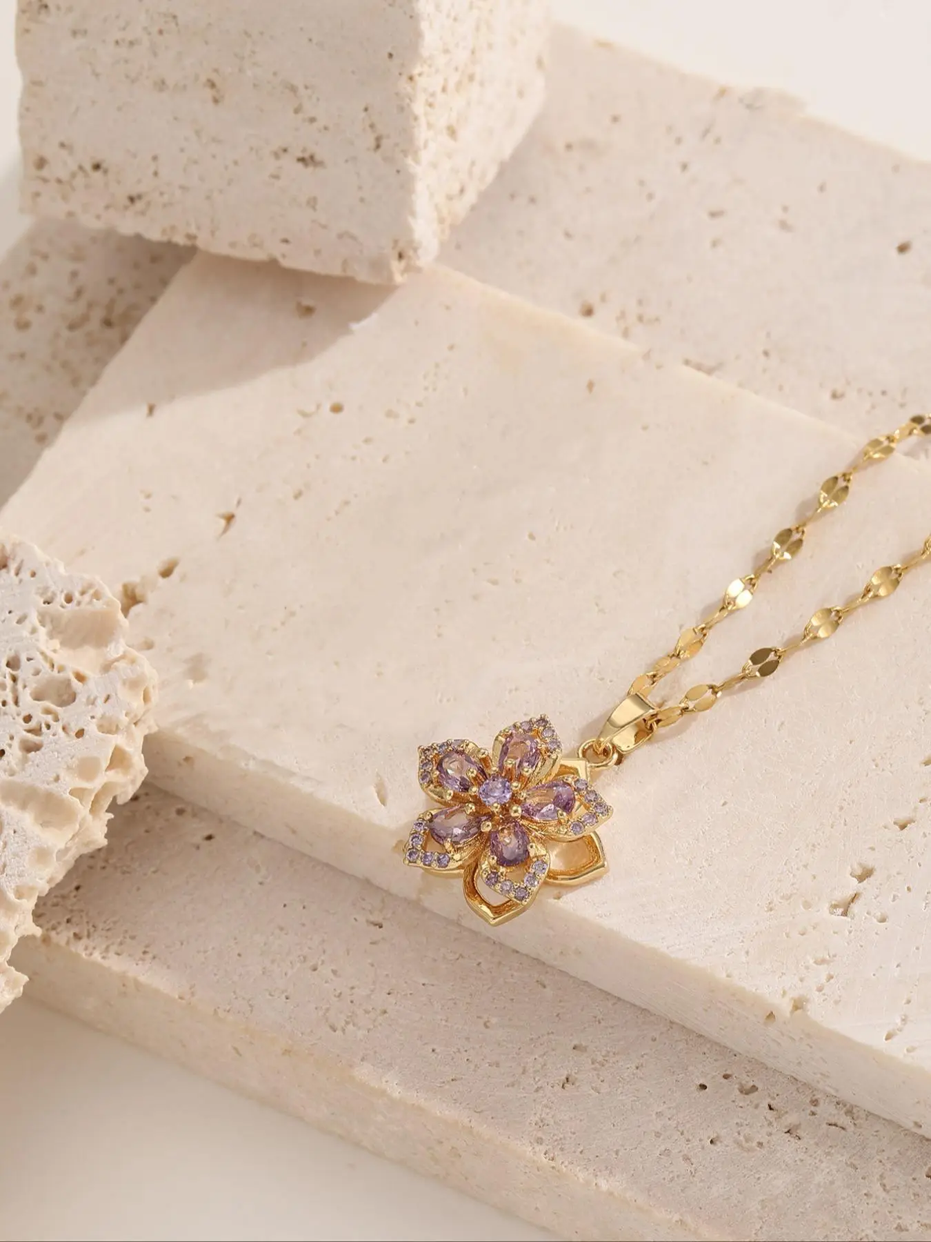 Elegant Rhinestone Decorated Rotating Flower Pendant Necklaces for Women, Gorgeous Casual Matching Necklace Jewelry for Women, 90s Vintage Jewelry, C