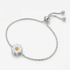 925 Silver Plated Daisy Adjustable Chain Bracelet for Women, Floral Sliding Bead Bracelet with Enamel Flower Charm, Minimalist Everyday Jewelry, Charm Bracelets