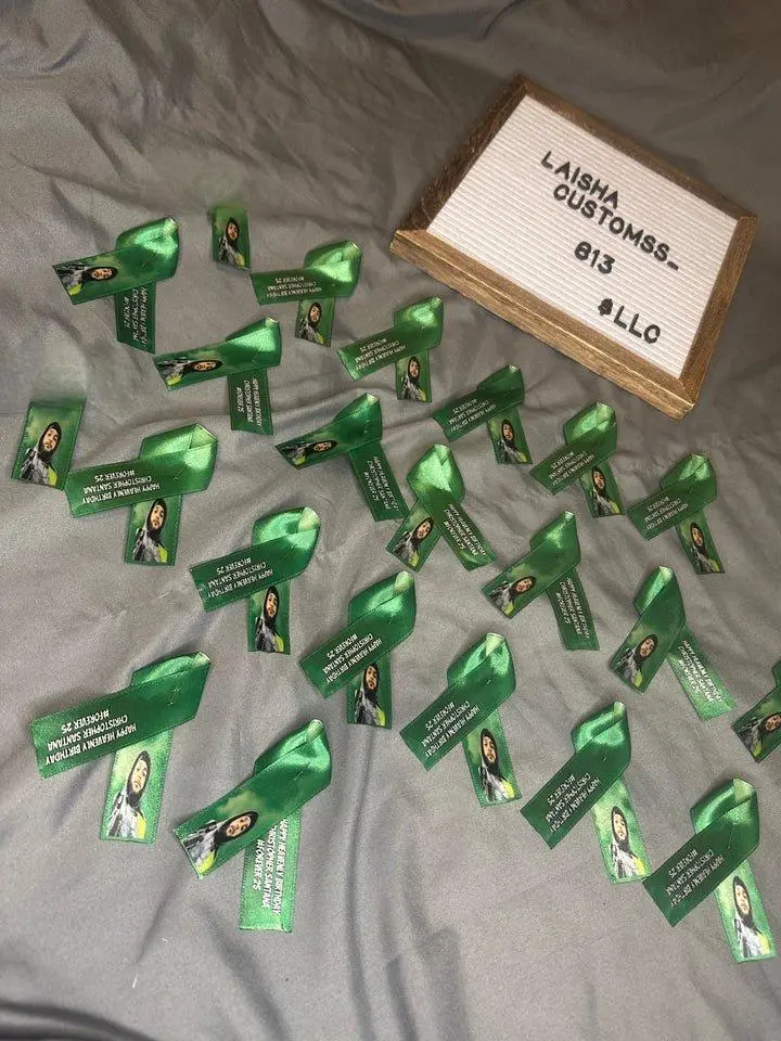 Memorial ribbon pin