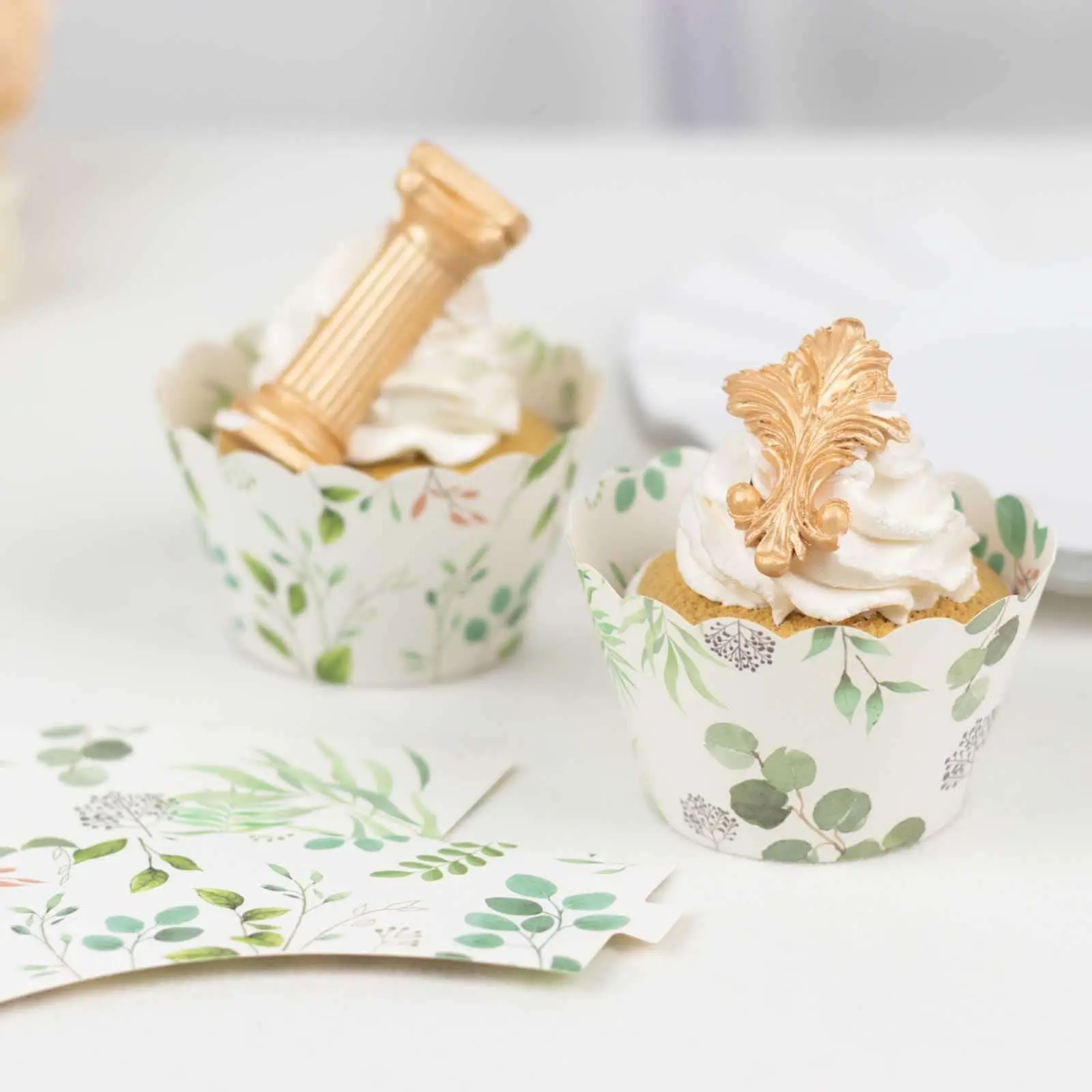 25-Pack Eucalyptus Leaves Print White-Green Paper Cupcake Wrappers, Bakeware 3" Round Muffin Truffle Cup Liners, Baking Utensils