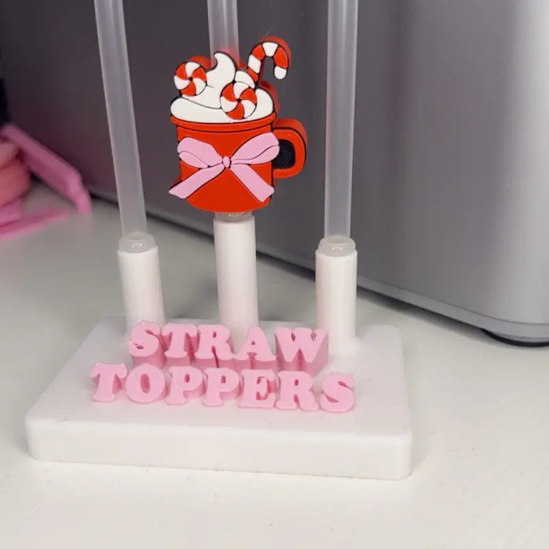 The cutest Christmas straw topper EVER