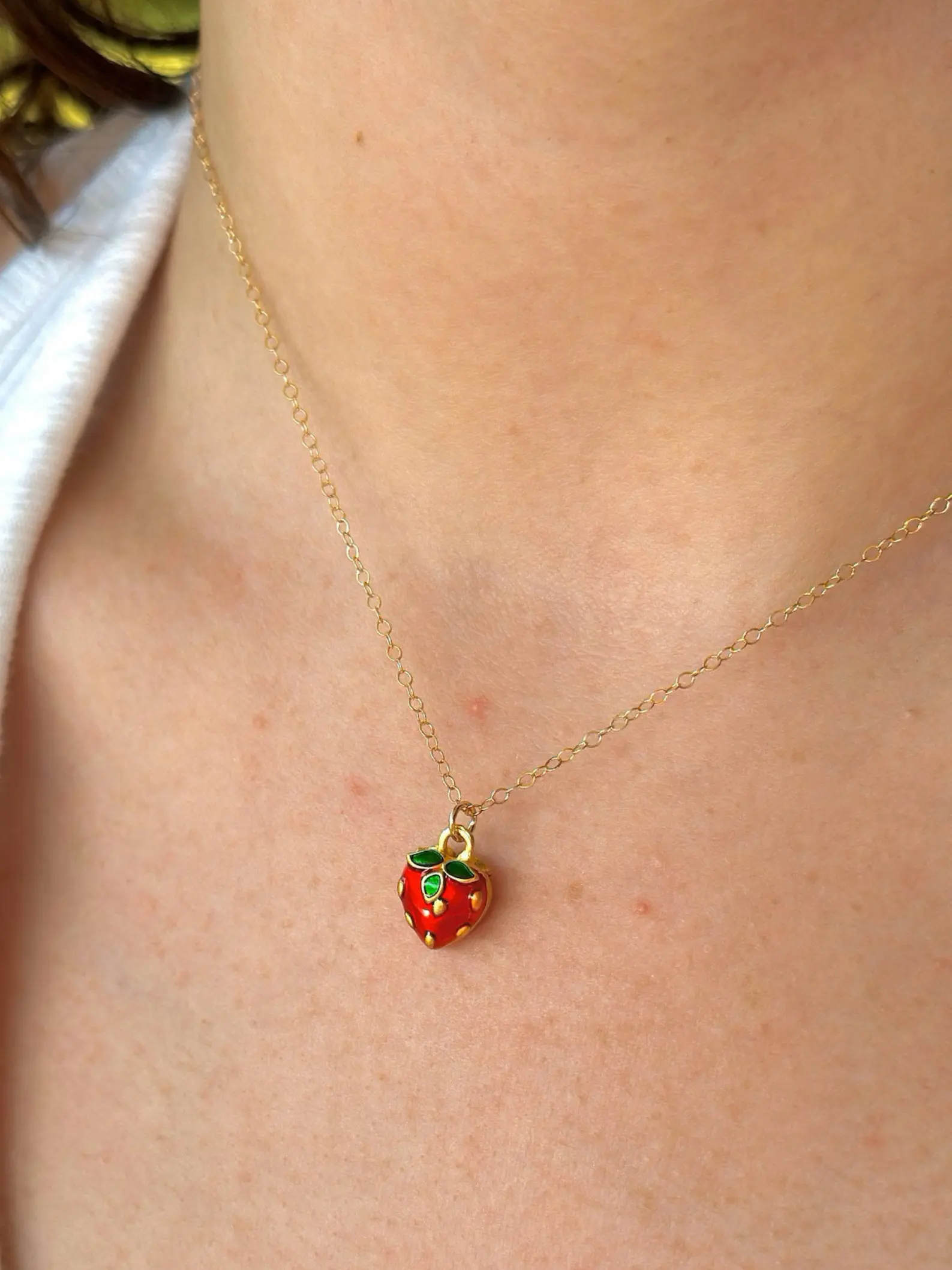 Cute Strawberry Pendant Necklace, Stainless Steel Fruit Charm, Sweet Lockbone Chain for Women, Fashionable New Arrival Jewelry