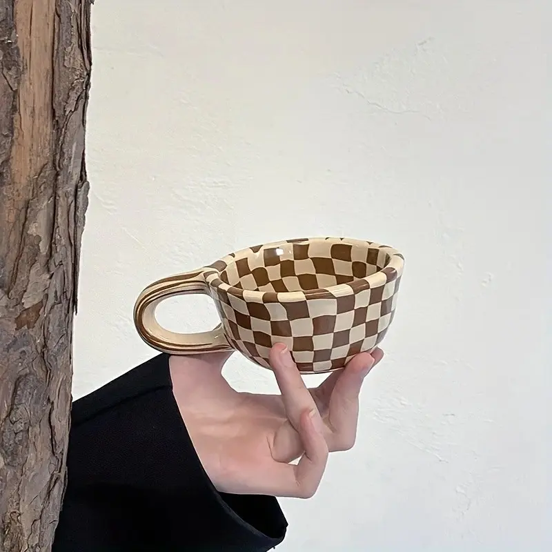 Creative Chessboard Design Ceramic Mug, Ceramic Beverage Cup, Coffee Drinkware, Stylish Drinkware, High-Quality Coffee Cup for Home Use, Perfect Gift for Breakfast & Afternoon Tea, Coffee Cups Gift