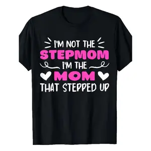 I'm Not The Stepmom I'm The Mom That Stepped Up Funny Step Mom T-Shirt - Soft Breathable Retro Graphic Tee with Pink Lettering & Hearts, Loose Fit Unisex Adult Casual Shirt for Women & Men, Step Mom Gift Idea, Machine Washable Casual Attire