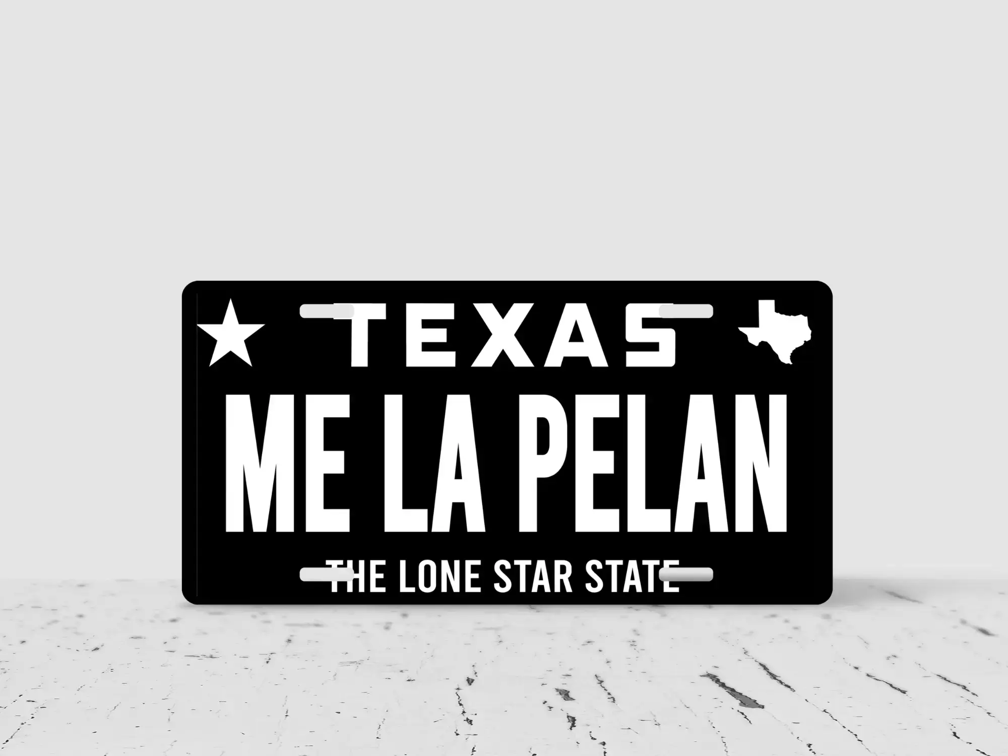 ME LA PELAN Personalized TEXAS CAR PLATE THE LONE STAR STATE Black and White Design Car Decoration ME LA PELAN Personalized TEXAS CAR PLATE THE LONE STAR STATE Black and White Design Car Decoration