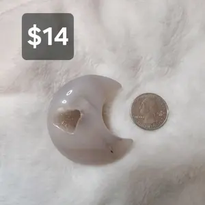 #17 Natural Gray Banded Agate Moon with Druzy Center Home Decor Carving Healing Crystal for Meditation & Spiritual Gifts