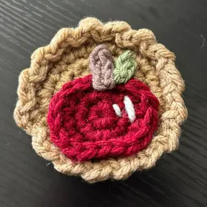 Apple Cookie Keychain - Handcrafted Knitted Design with Red Center and Green Leaf Detailing