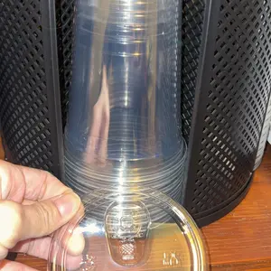 20 oz Clear Plastic Cups with Strawless Sip Lids, Reusable Iced Coffee Cups with Lids,Disposable Clear Plastic Cup with Lid for Iced Coffee,Smoothie,Cold Drinks for Party Disposable Products High Quality Plastic