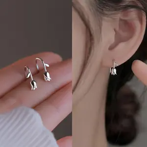 titanium steel tulip earrings, sweet and cute, niche flower earrings, simple and versatile, a gift for your girlfriend
