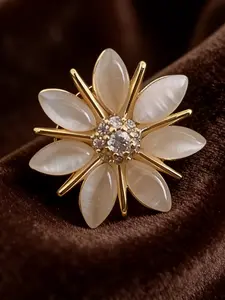 High-End Seamless Small Flower Floral Brooch Pin for Women, Versatile Stylish Clip to Fix Clothes and Suit Collar, Essential Fashion Accessory
