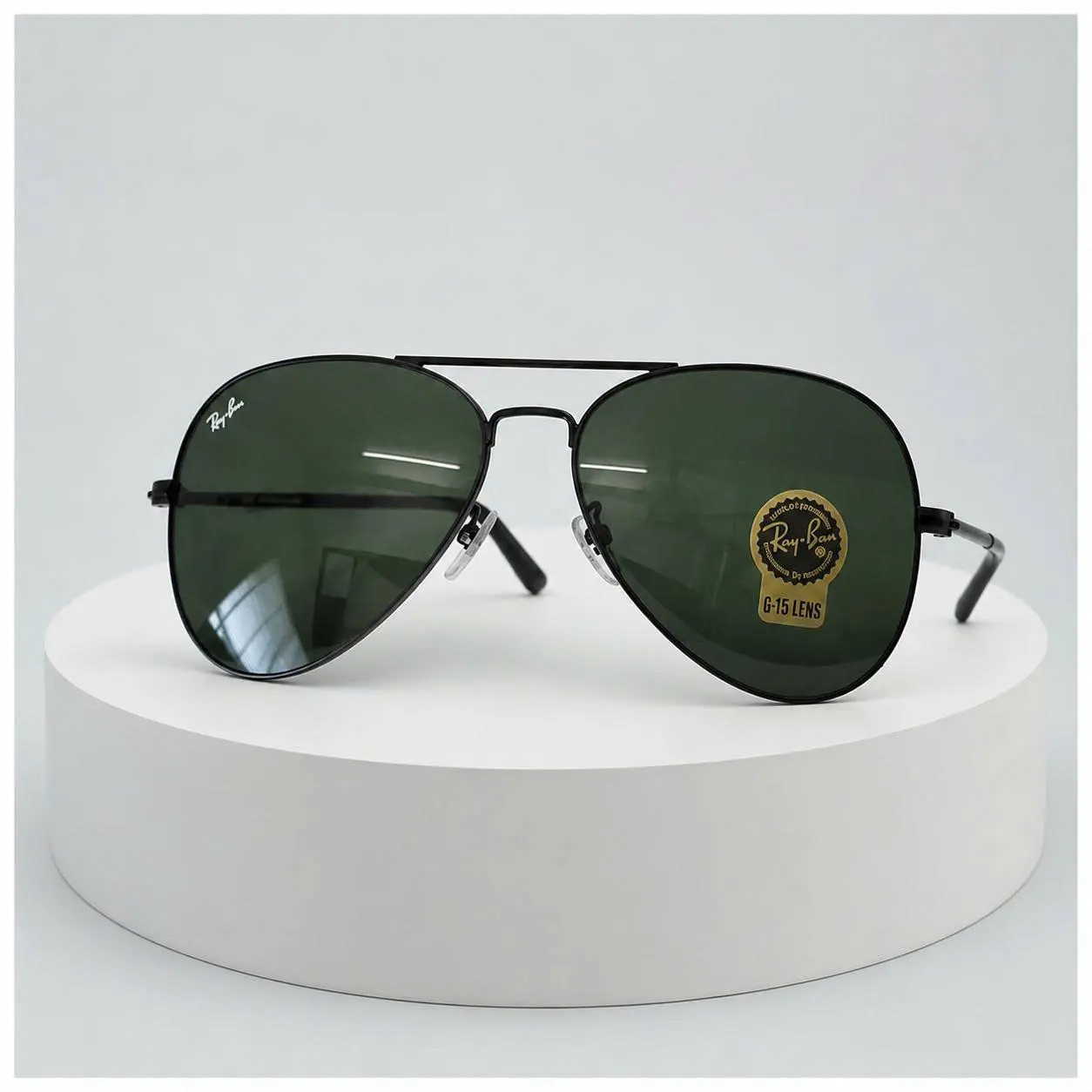 Classic black square-frame sunglasses - UV-protective fashion accessory for men and women, suitable for driving, outdoor activities, and gifting.
