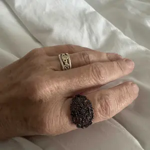 Delzzad 1.1ct VVS Clarity Synthetic Moissanite & Black Spinel Cluster Ring - Copper Metal Gothic Band with Dark Romance, Gothic Shadow Accents Adding Bold Drama, Certified Wedding Gift Jewelry