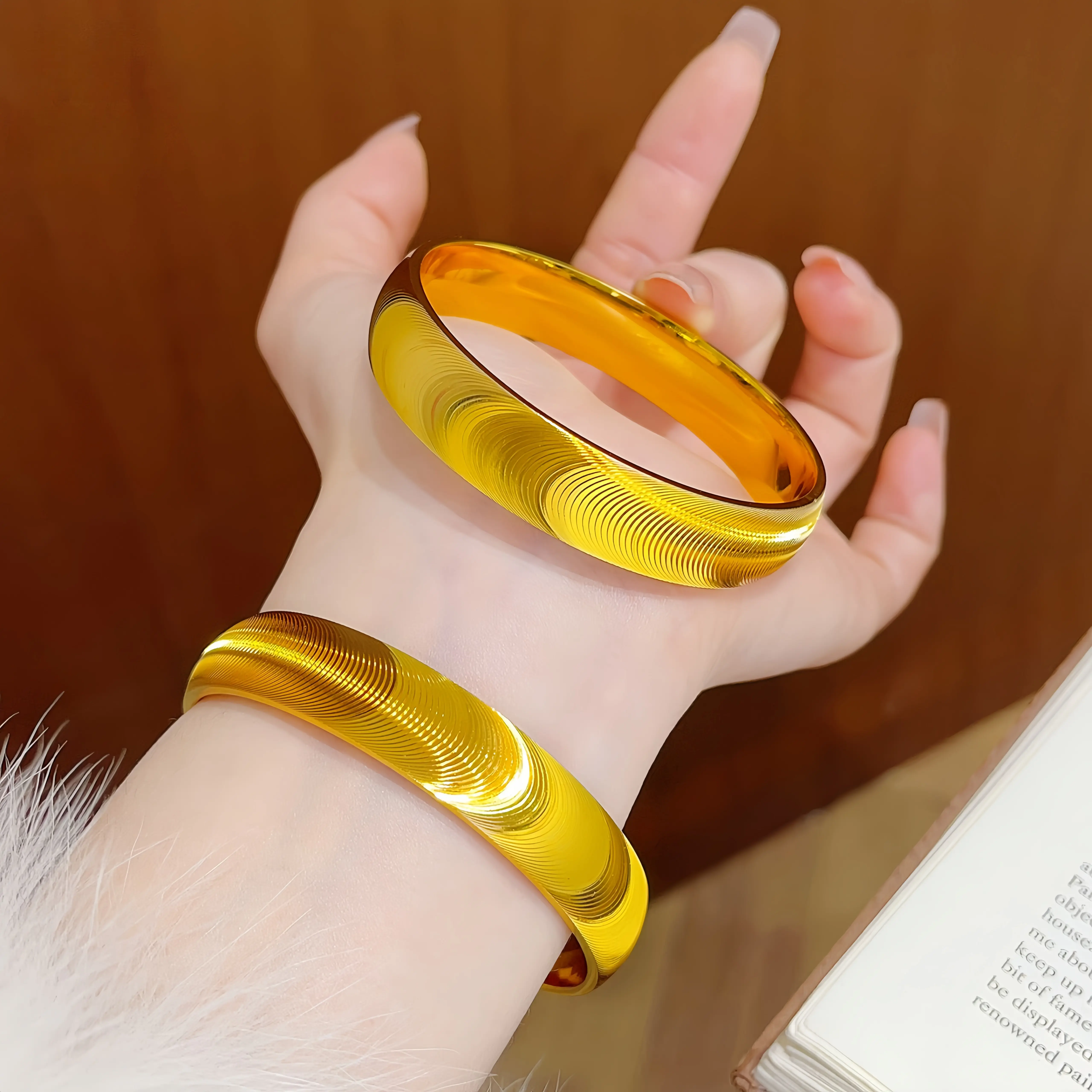 14K Vacuum Gold Plated CNC Spiral Bangle for Women – Cat Eye Light Effect, Waterproof & Hypoallergenic, Never Fade – Trendy Minimalist Bracelet, Daily Gift