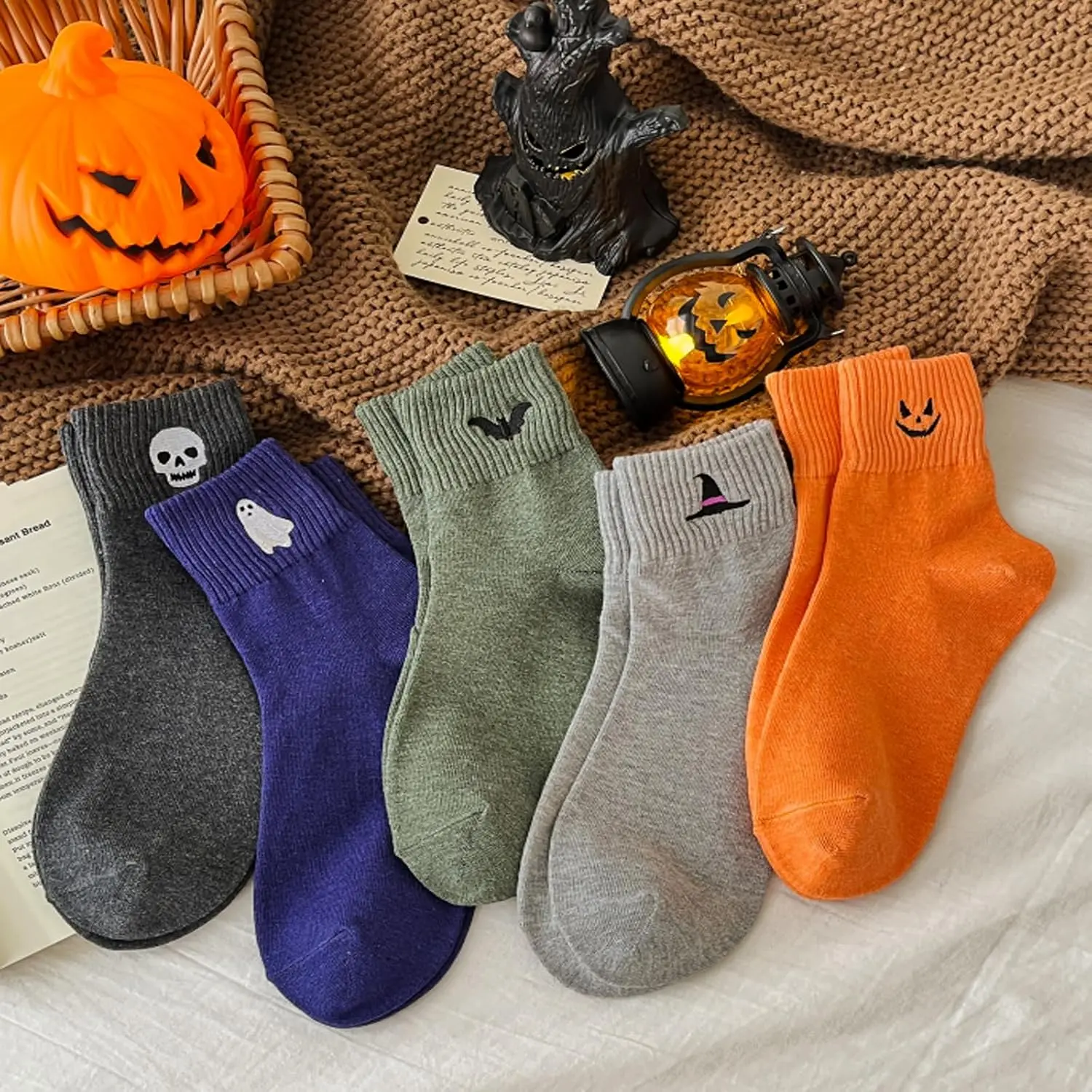 Women’s Halloween Crew Socks, 5 Pairs Cute Funny Embroidered Cartoon Socks, One Size Fits , Soft Stretch Socks for Men & Women, Daily Wear & Halloween Parties
