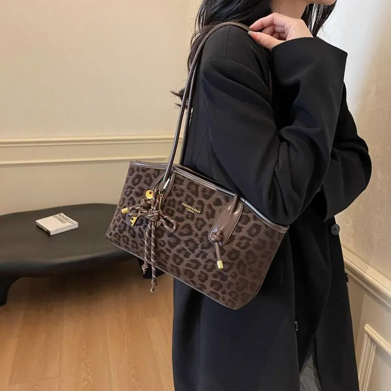 Vintage Leopard Print Women's Shoulder Bag with Pendant Elegant Fashionable Backpack Underarm Bag Suitable for Commuter Women's Versatile Shoulder Bag with Tassel Single Shoulder Handbag Suitable for Dating Shopping Various Occasions Leather Satchel