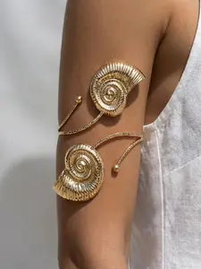 Bohemian Beach Metal Starfish Conch Adjustable Open Cuff Bracelet, Unique Sea Shell Body Chain, Stylish Accessory for Women