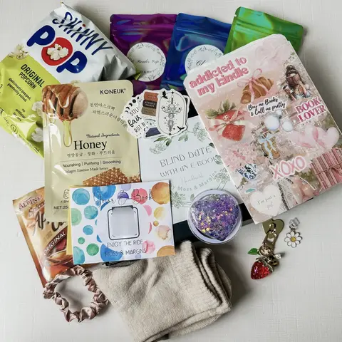 The Ultimate Cozy Kit: Blind Date with a book & Accessories! Blind date with Kindle, Book Box, E-reader accessories, #booktok, Card stock Inserts