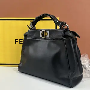 Pre-owned FENDI leather tote handbag