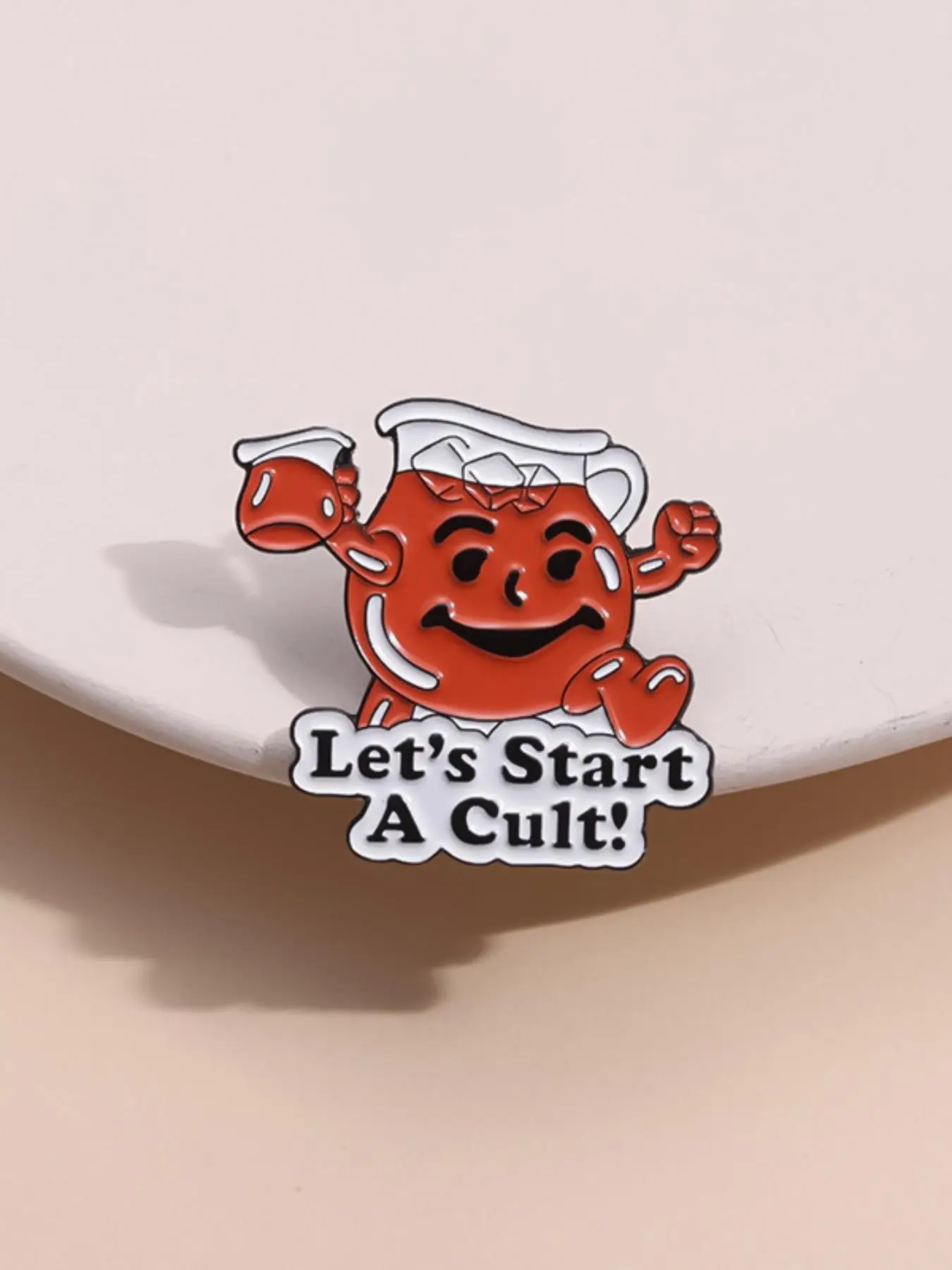 Cartoon Water Bottle Design Brooch, 2024 New Style Cute Clothes Badge, Enamel Pin Suitable for Backpacks, Jeans, Scarves, Hats Decoration, Trendy Broo