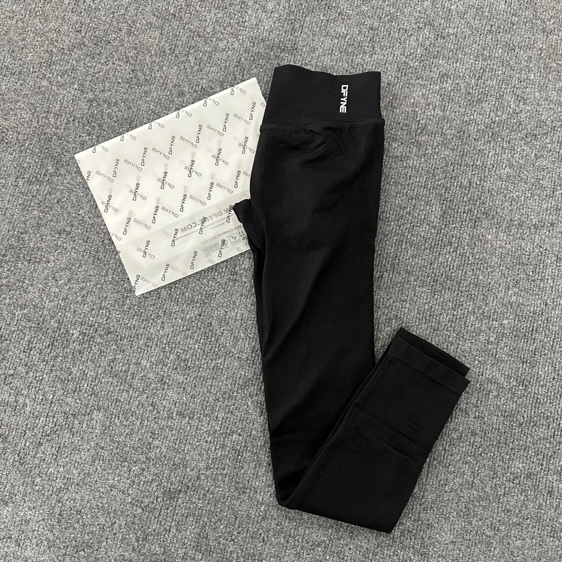 DFYNE's best-selling high-waisted, hip-lifting yoga pants, quick-drying running and training leggings, and bare-skin feel sports leggings are essential for spring and summer. DFYNE's best-selling high-waisted, hip-lifting yoga pants, quick-drying running and training leggings, and bare-skin feel sports leggings are essential for spring and summer.