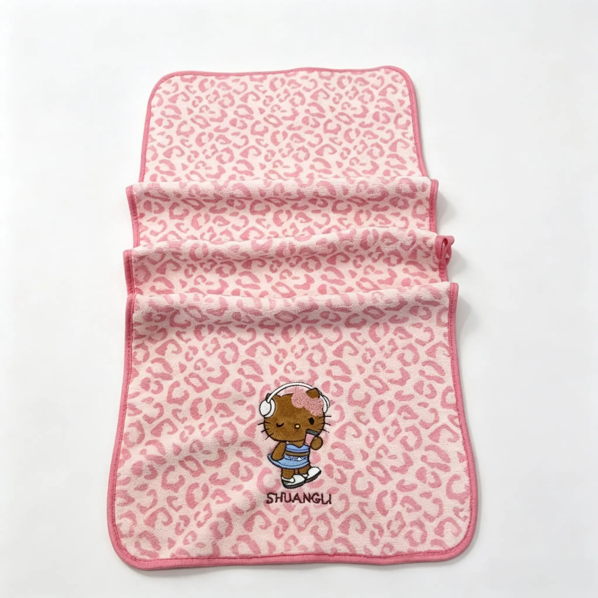 Sanrio Hello Kitty Leopard-Print Bath Towel (27.6in x 55.1in) - Larger Size, Soft Absorbent Spa Bathroom Beach Towel, Ideal Gift for Girls, Spa Bathroom Beach Towels
