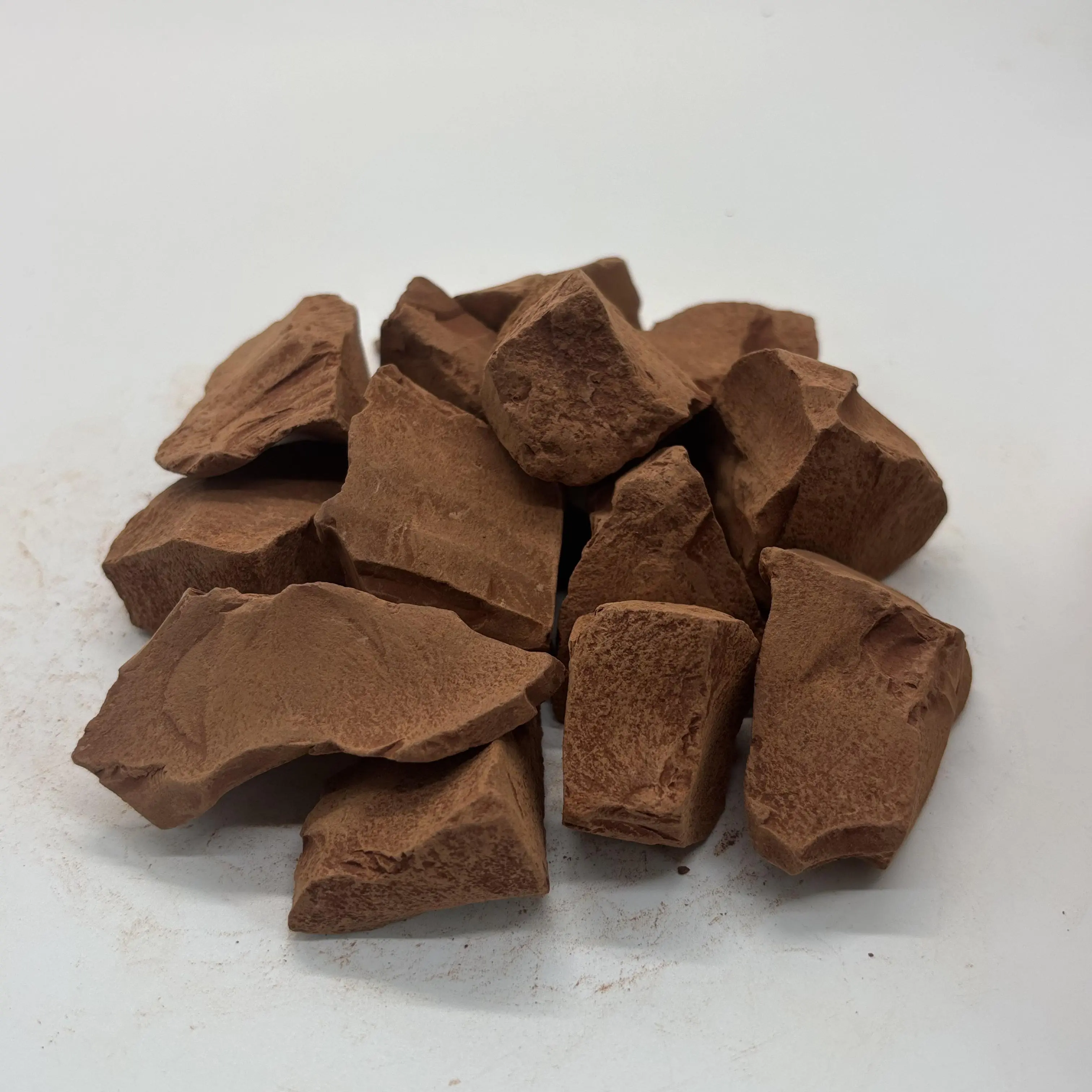 200g (7oz) Cosmetic Grade Edible Ural Red Kaolin Lump Clay - All-Natural, No-Additive, Hard, Brittle, Slightly Sticky When Wet, Chunk-Breaking for Clay Art & Cosmetic Use
