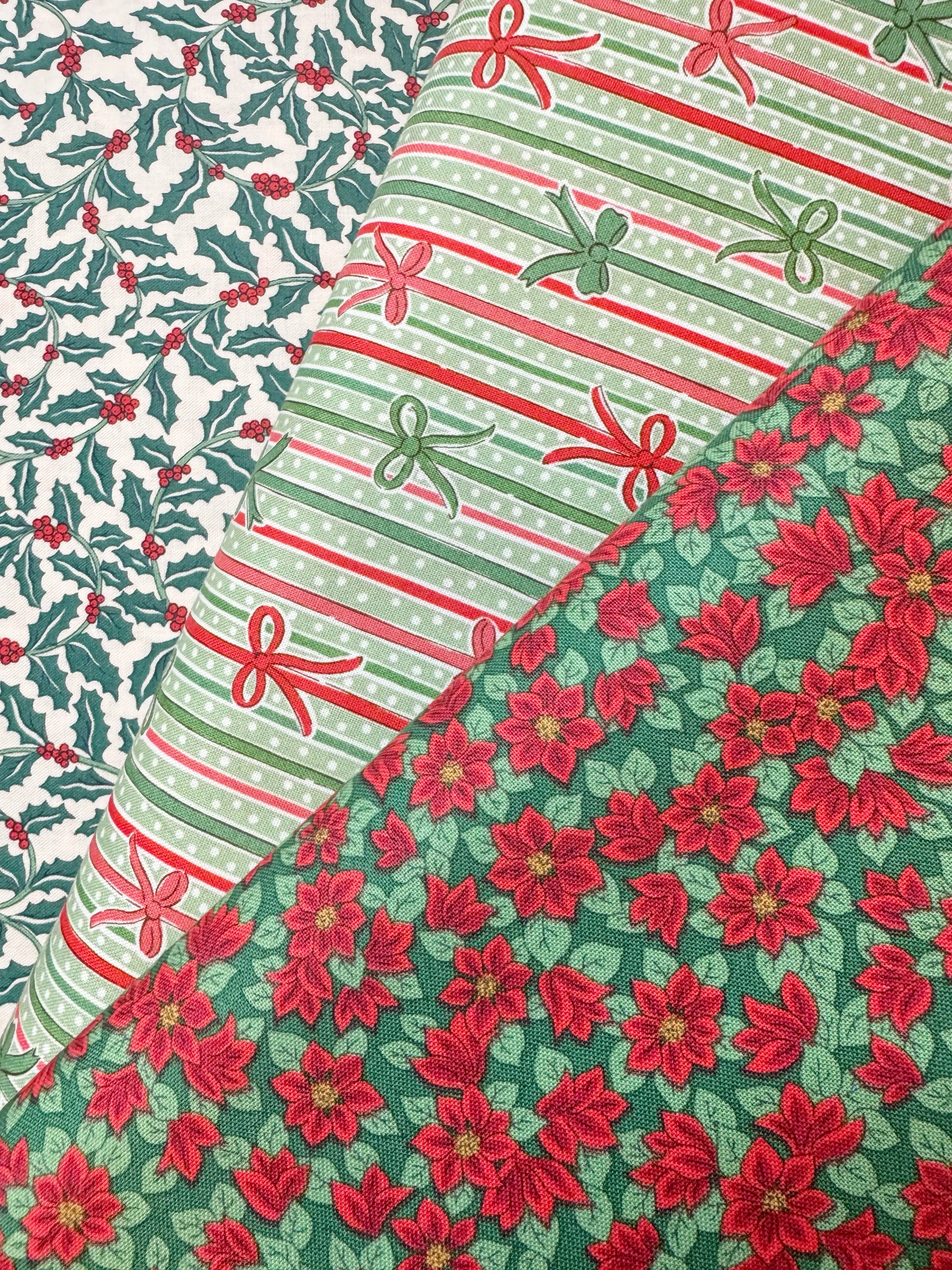 Liberty of London Holly Jolly Christmas Fat Quarter Fabric Pack - Sewing & Craft Textile Bundle