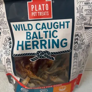 Plato Wild-Caught Baltic Herring Dog Treats | Single-Ingredient Whole Fish | Omega-3 Skin & Coat Support | Air-Dried Grain-Free | Natural High-Protein