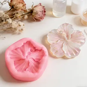 The 3D hibiscus silicone mold is very suitable for making soap, plaster, soft pottery, and resin. It is an ideal choice for occasions such as Valentine's Day, Easter, Mother's Day, and weddings