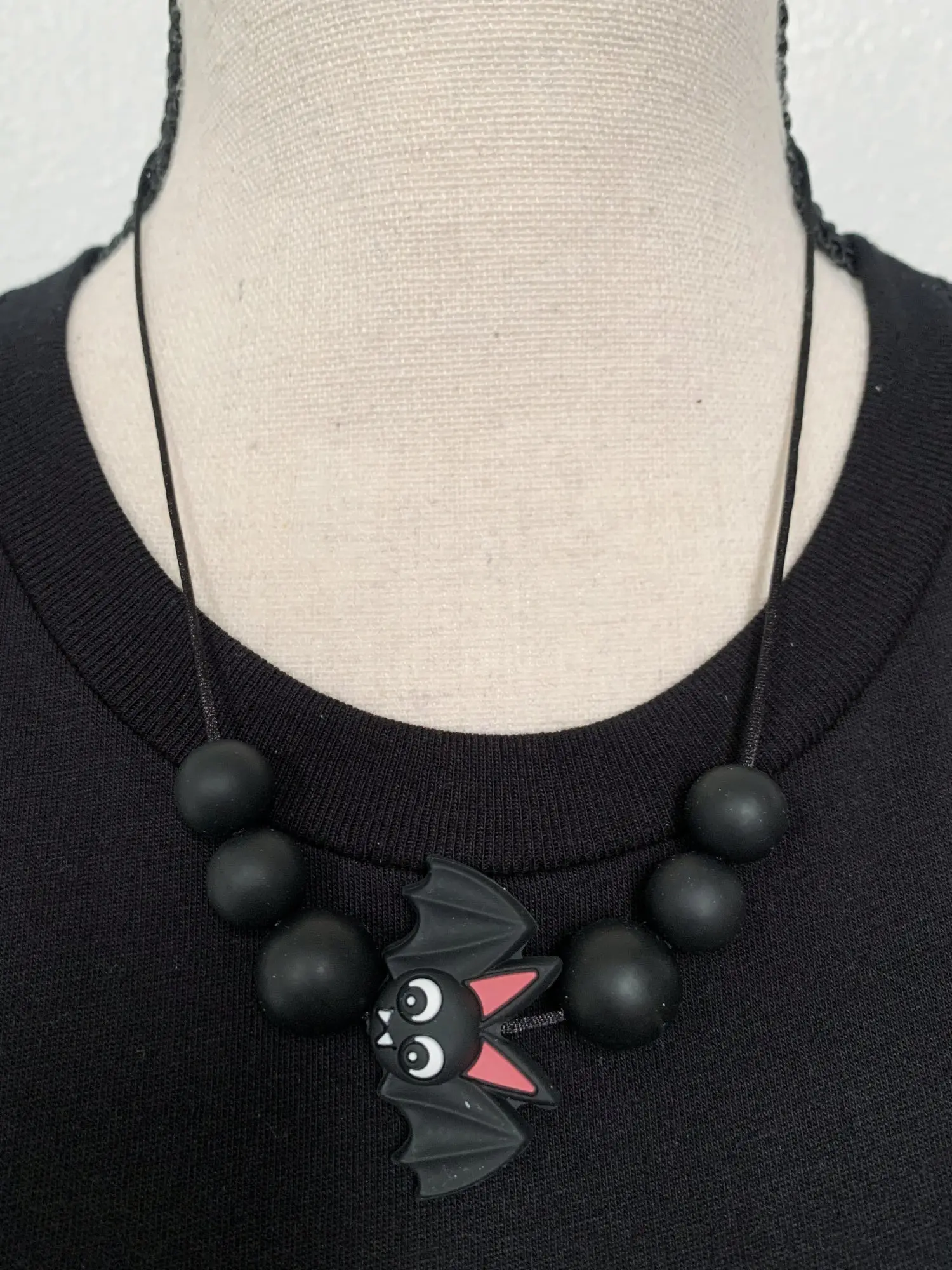Batty Bites Teething Necklace for Toddlers 5 Years and Upwards, Fabric Sensory Jewelry with Spooky Aesthetic