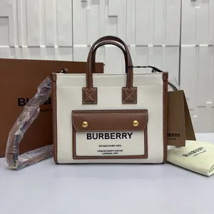 Pre-owned BURBERRY Canvas Shoulder Bags 9.06'' R1939 Shoulder Bag C13347500037 0401 T1 Chloe