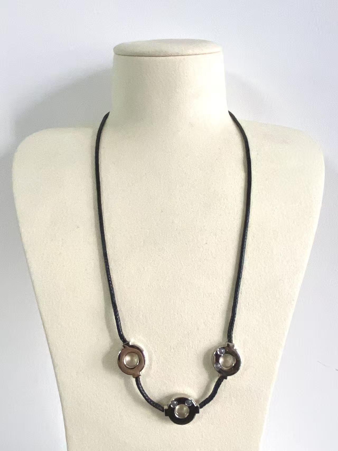 Akatsuki Itachi Uchiha Cosplay Set  Konoha Rogue Necklace Zhu Ring & Three-Ring Necklace High Quality Quality