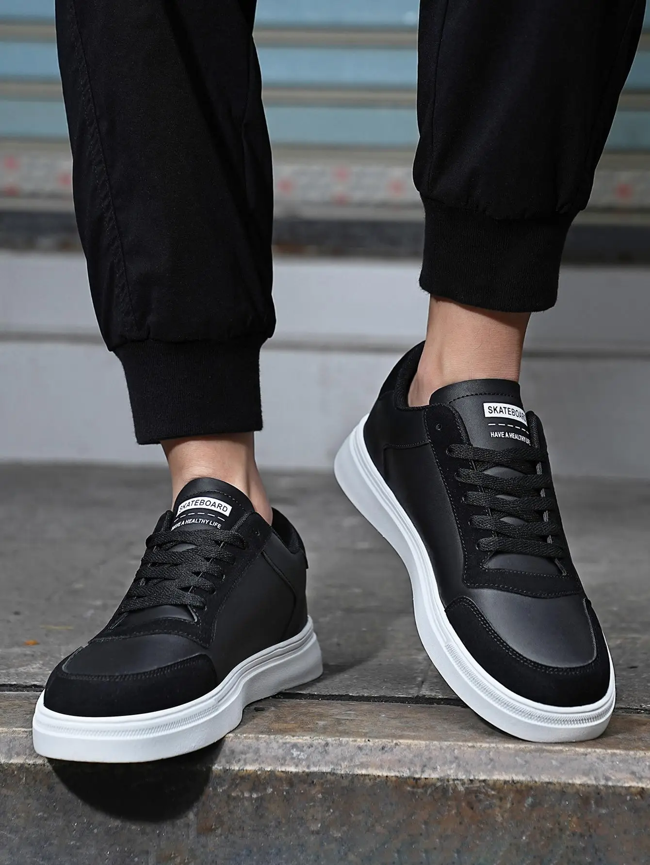 New Stylish Men's Minimalist Lace Up Low Top Skate Sneakers, Casual Athletic Breathable Skate Sports Shoes, Non-slip Trainer for Daily Footwear for B