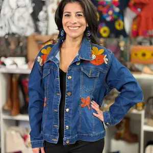 Chamarra mezclilla  $45. Elaborado y tejido de forma artesanal, hecho en México, artesanía mexicana