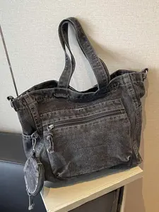 Retro denim washed tote bag, Denim shoulder satchel, niche old washing process, multi-pocket zipper design crossbody bag, versatile casual style, can be carried on one shoulder, suitable for daily commuting, shopping, Denim shoulder purse