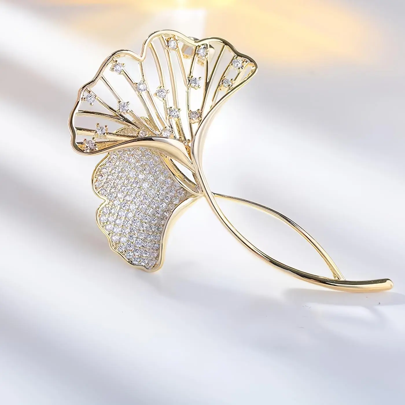 Ginkgo Leaf Brooch Pin for Female, Elegant Golden-Tone Metal with Sparkle Stones for Daily & Ceremony Wear, Gold Aesthetic, Ginkgo Leaf Design, Natural Aesthetic