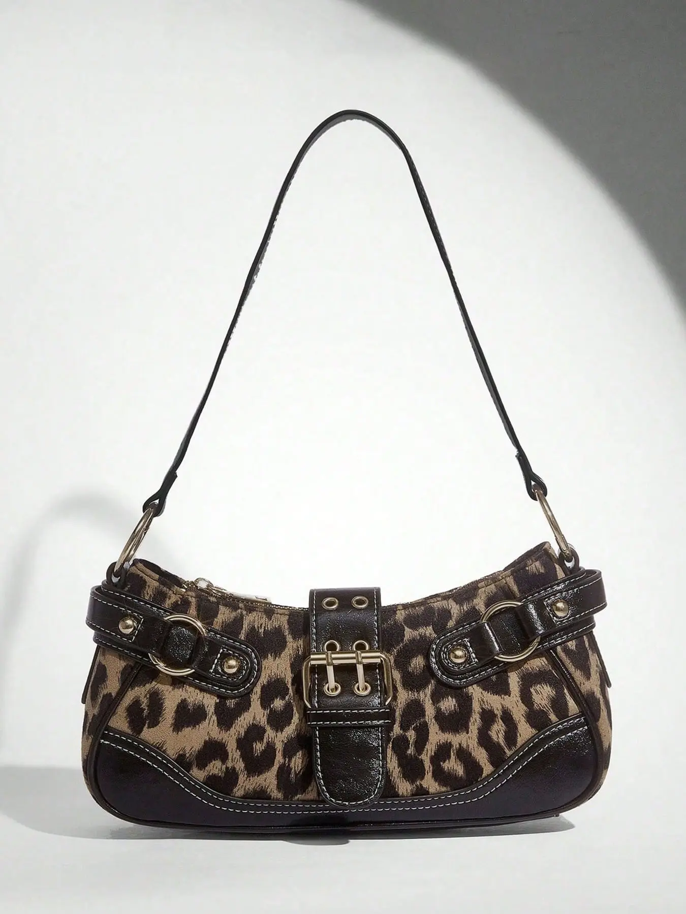 Retro classic punk style leopard print shoulder underarm bag, fashionable purse, personalized fashion metal buckle eye-catching design, niche fashionable and versatile suitable for daily travel, shopping, gatherings and parties, etc.