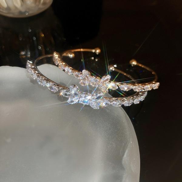 ANDKISS Wheat Ear & Butterfly Crystal Zircon Bangle as an Open Cuff Silver Bracelet. A Light Luxury, Niche, and Exquisite Piece of Jewelry. Perfect for Birthday, Graduation, or a Gift for Your Best Friend. Versatile, Elegant, and Instagram Worthy.