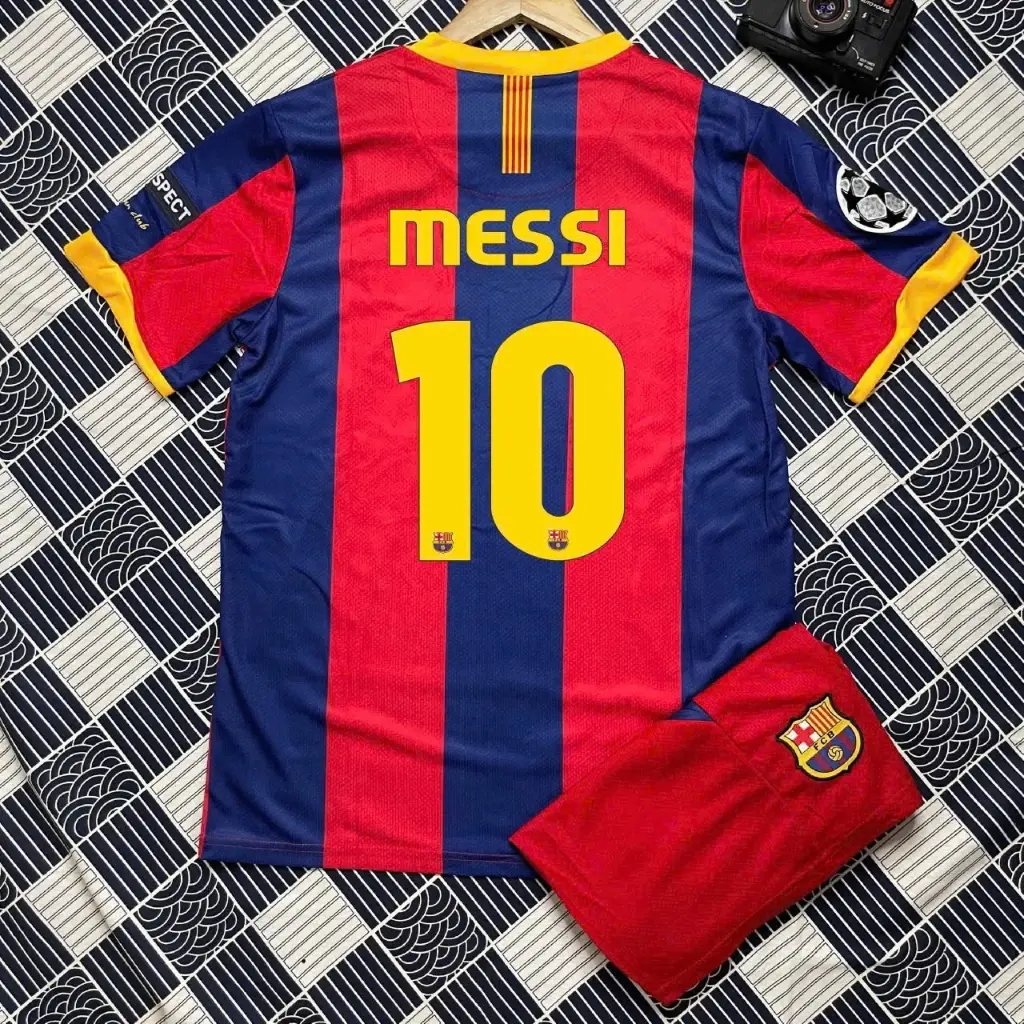 2011 Retro Bar Football Kit