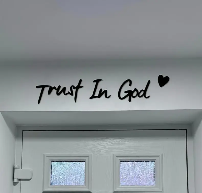 Wooden Wall Art, Trust in God Letter Pattern Wall Hanging Decoration, Inspirational Wall Hanging Decor for Home, Prayer Room & Farmhouse Decor, Ornaments, Home Decor Products, Modern Home Decor